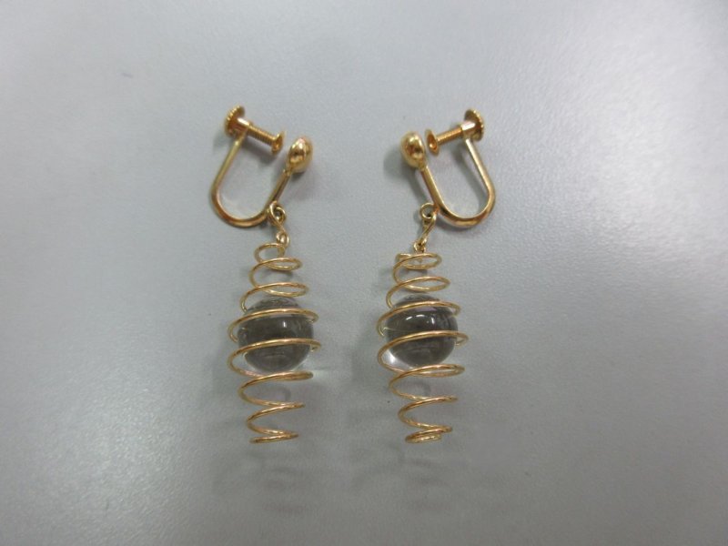 画像2: K18 水晶 螺旋(らせん)のイヤリング (2)