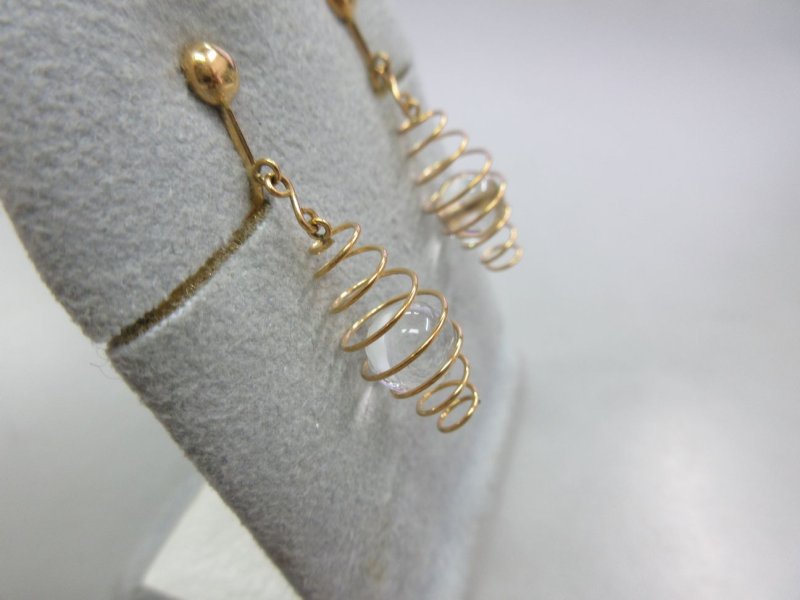 画像3: K18 水晶 螺旋(らせん)のイヤリング (3)