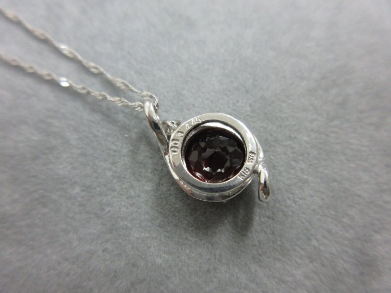 画像3: 18K WG ダイヤ入 "実力の美ガーネット"ペンダントヘッド (3)
