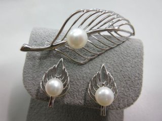 【MIKIMOTO】K18WG ミキモト ピンブローチ 真珠1個 マルチ石9個 4.4ｇ 仕上げ済【質屋出店】 ミキモト（ブローチ｜レディースジュエリー・アクセサリー
