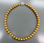 画像2: 思いがけないくらいおしゃれなゴールドのパール・ネックレス (2)