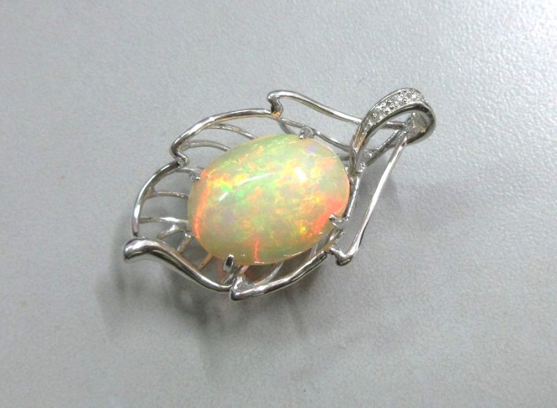 画像2: ★超お得★18K WG オパール  ダイヤ入 ブローチ兼ペンダントヘッド (2)