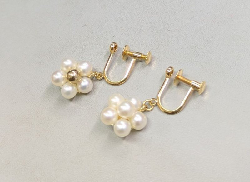 画像2: 18K 留具／14K ボール入　淡水パールお花のイヤリング (2)