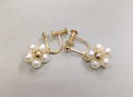 画像1: 18K 留具／14K ボール入　淡水パールお花のイヤリング (1)