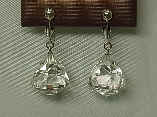 完売レアもの!! 18K WG 水晶シャンデリアピースイヤリング